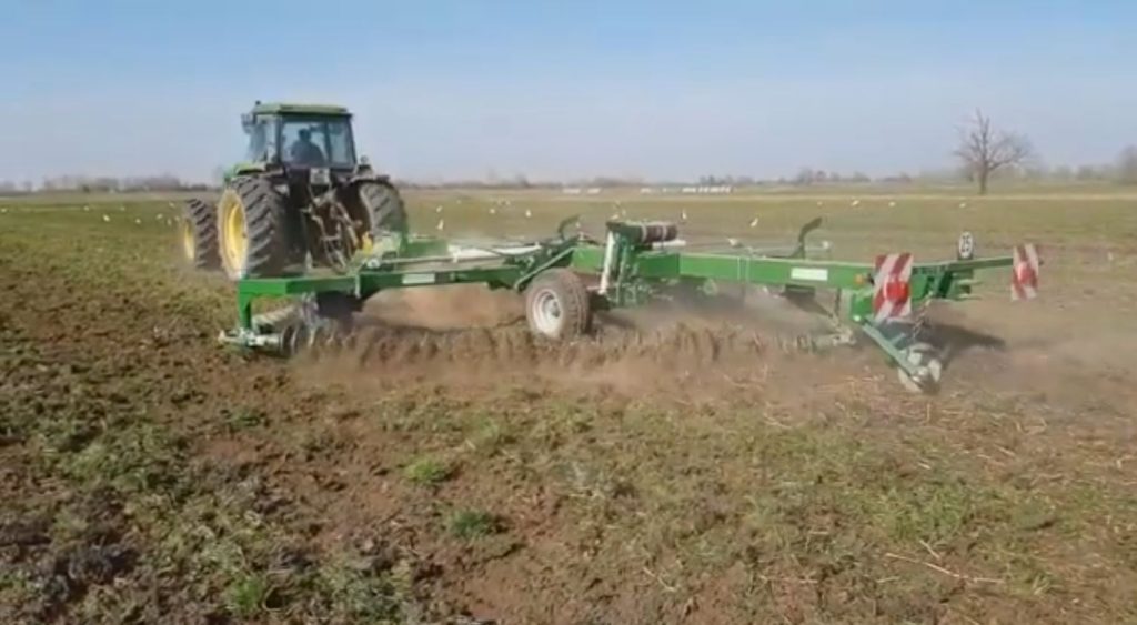 Soil-levelling-and-shallow-working-seedbed-preparation