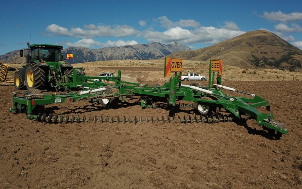 kelly-tillage-system-machine-big-farms